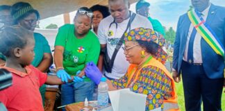 RCA: plus de 3 000 enfants et vieillards bénéficient de soins gratuits de la 6ᵉ édition de la clinique mobile Soins gratuits de la clinique mobile initiée par la Fondation Tina Touadéra