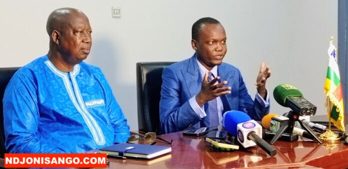 Le président de fédération de football, Célestin Yanindji et le ministre des sports Hériter Doneng @crédit photo Marly Pala