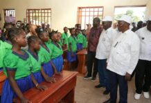 RCA: Touadéra inaugure deux bâtiments scolaires et le Centre pédagogique régional de Boali Inauguration des bâtiments scolaires à Boali