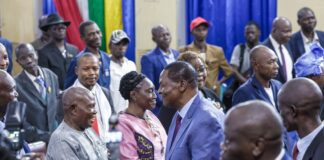 RCA: la rencontre entre Touadéra et les leaders communautaires saluée par la population Le président Faustin Archange Touadera avec les chefs de quartiers et de groupes de Centrafrique
