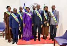 RCA: le bureau du parlement présente officiellement ses membres au chef de l’État Le Bureau de l'assemblée nationale centrafricaine