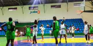 RCA: des rencontres mixtes des play-offs 2025-2026 de la ligue de basketball de Bangui Un match de basketball féminin au centre Martin Ngoko de Bangui @crédit photo Marly Pala