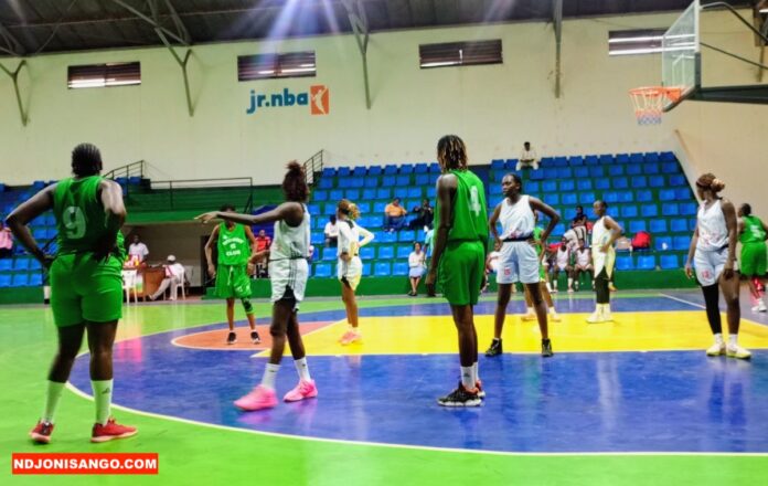 Un match de basketball féminin au centre Martin Ngoko de Bangui @crédit photo Marly Pala