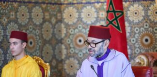 Maroc: le Roi Mohammed VI préside un conseil des ministres consacré au projet de loi de finances 2027 Le Roi Mohammed VI et le Prince héritier Moulay El Hassan