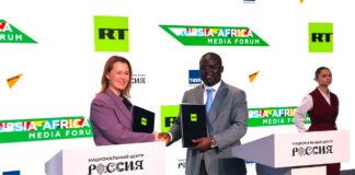 RCA-Russie: le ministre d’Etat Evariste Ngamana signe un partenariat stratégique avec RT Le ministre d'Etat chargé de la communication et des médias, Dr Evariste Ngamana et la Directrice générale de la RT, Vera Karina @crédit photo Erick NGABA