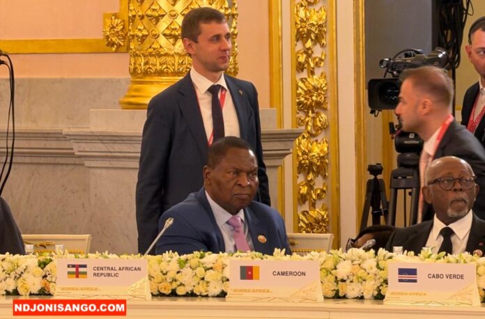 Le président Faustin Archange Touadéra en plénière du sommet Russie Afrique